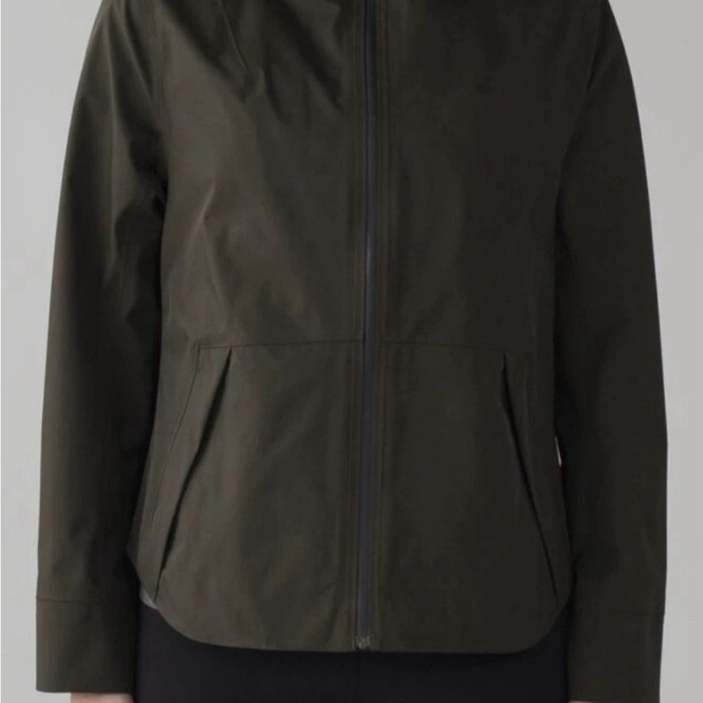 Lulu Lemon everyday Women's Olive rain Jacket coat 6 M workout athletic